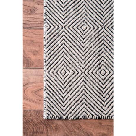 Agoja Contemporary Diamonds Ivory 7’6” x 9’6” Area Rug